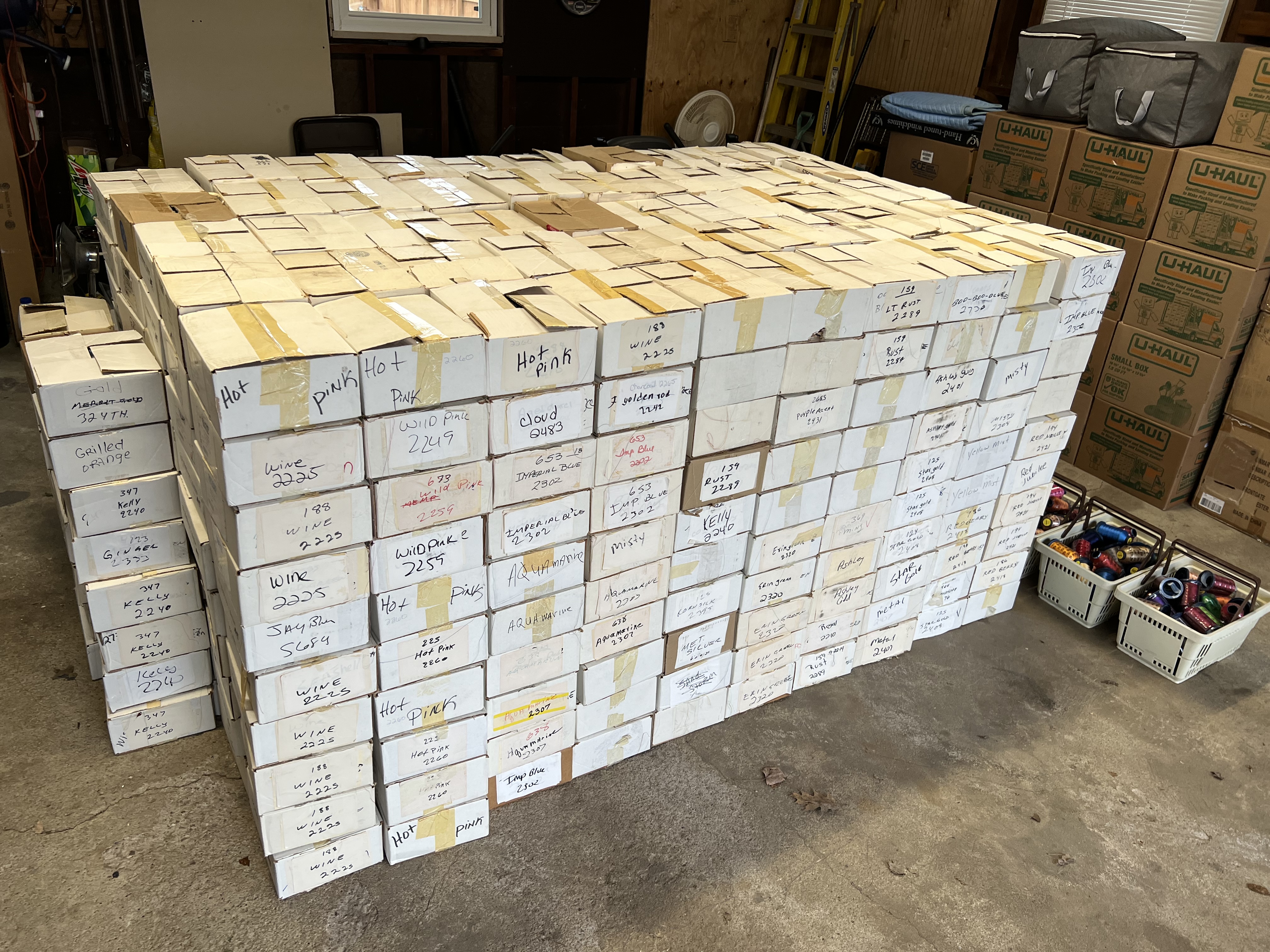 Embroidery thread Lot-1d9b39b6-c785-4cfd-8534-4f29b14777a5.jpeg