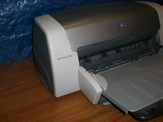 HP Color deskjet 9300 wide format 11x17 Printer - -hp-93000003.jpg