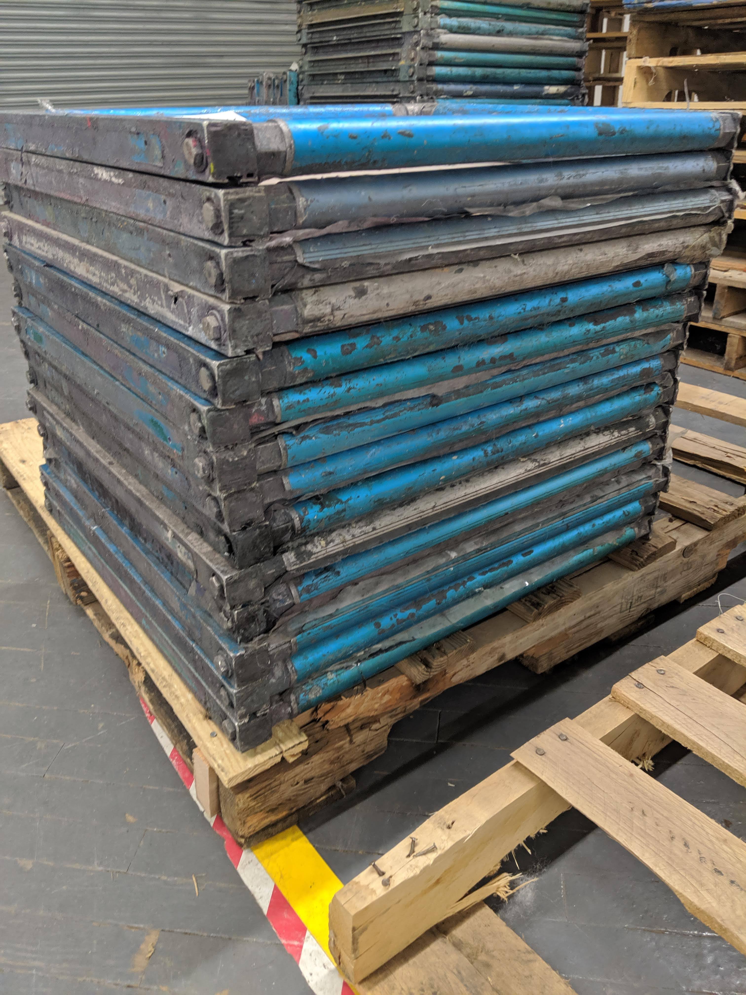 Roller Bar Frames with Square Edge