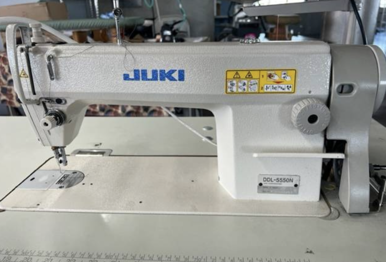 Juki Highspeed Single Needle.. Sewing Machine 550