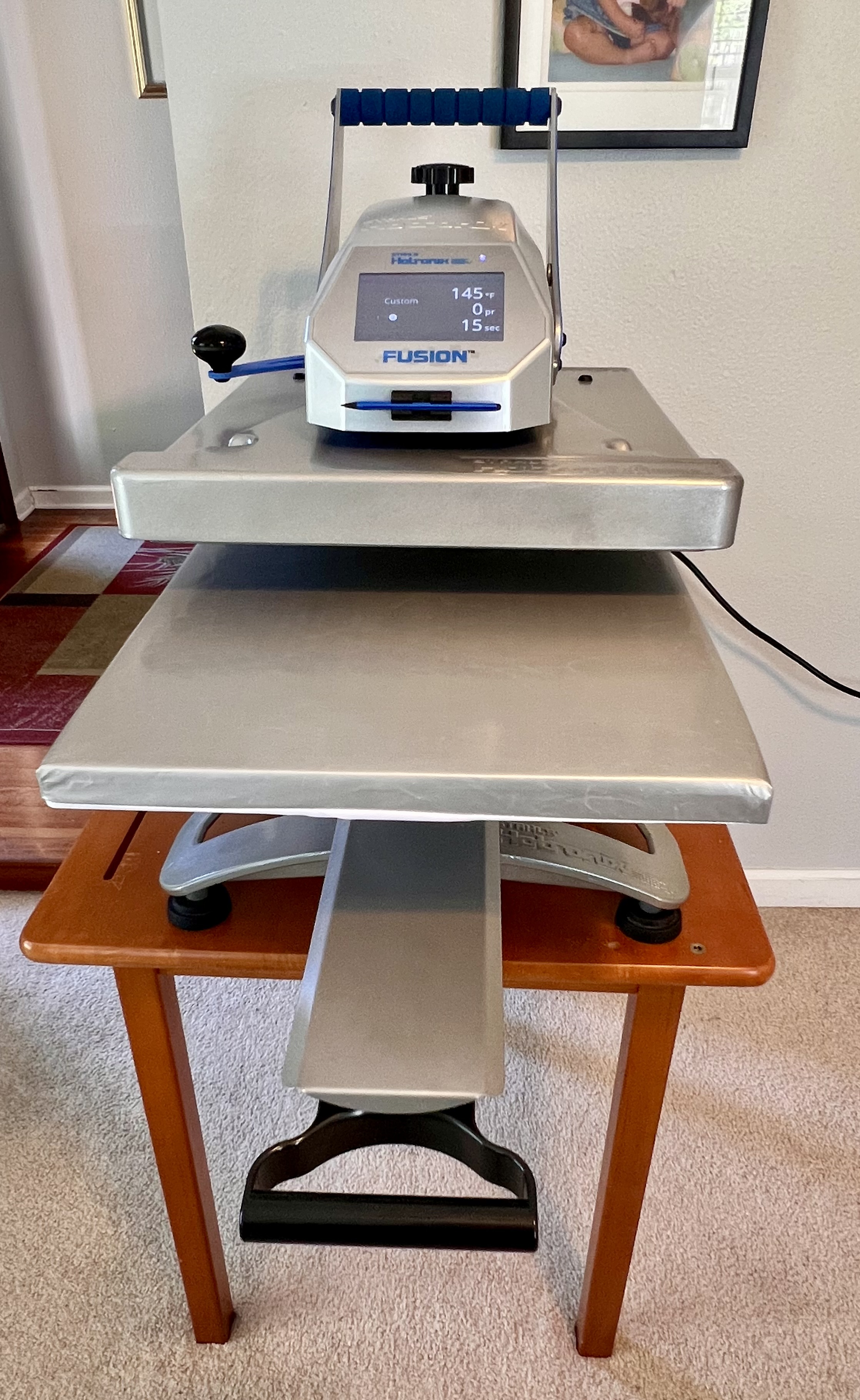Stahls Hotronix® Fusion IQ® 16 x 20 Heat Press and Knight Mug Press