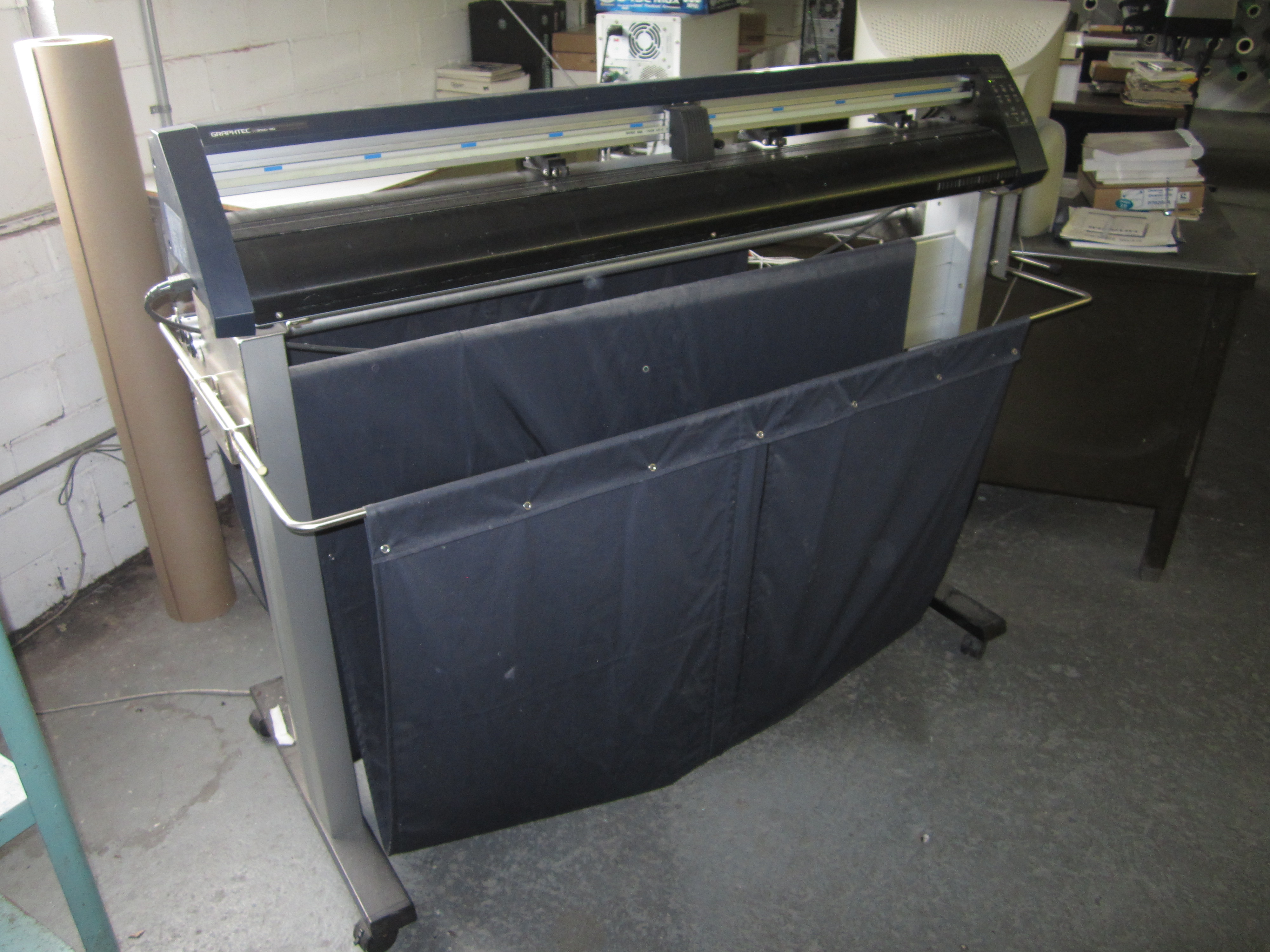 Graphtec CD3000-120 Digital Vinyl Cutter-graphtec-ce-3000-12-vinyl-cutter6.jpg