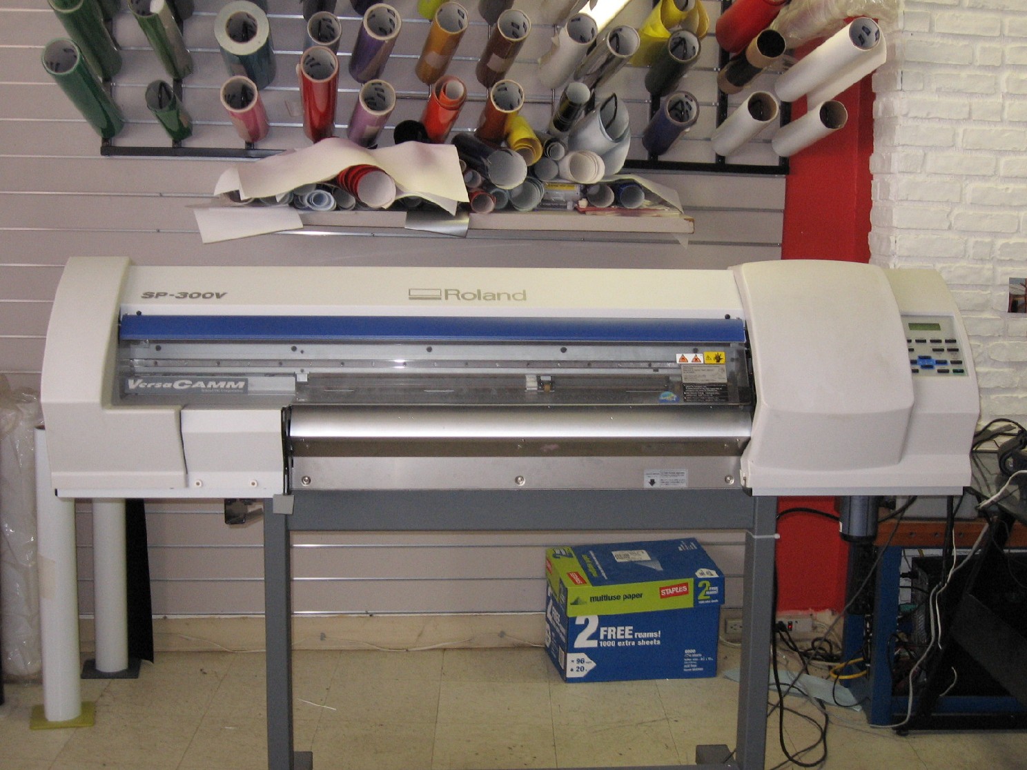 Roland SP300v Wide format printer, cutter w/PC and software-roland-sp300v.jpg