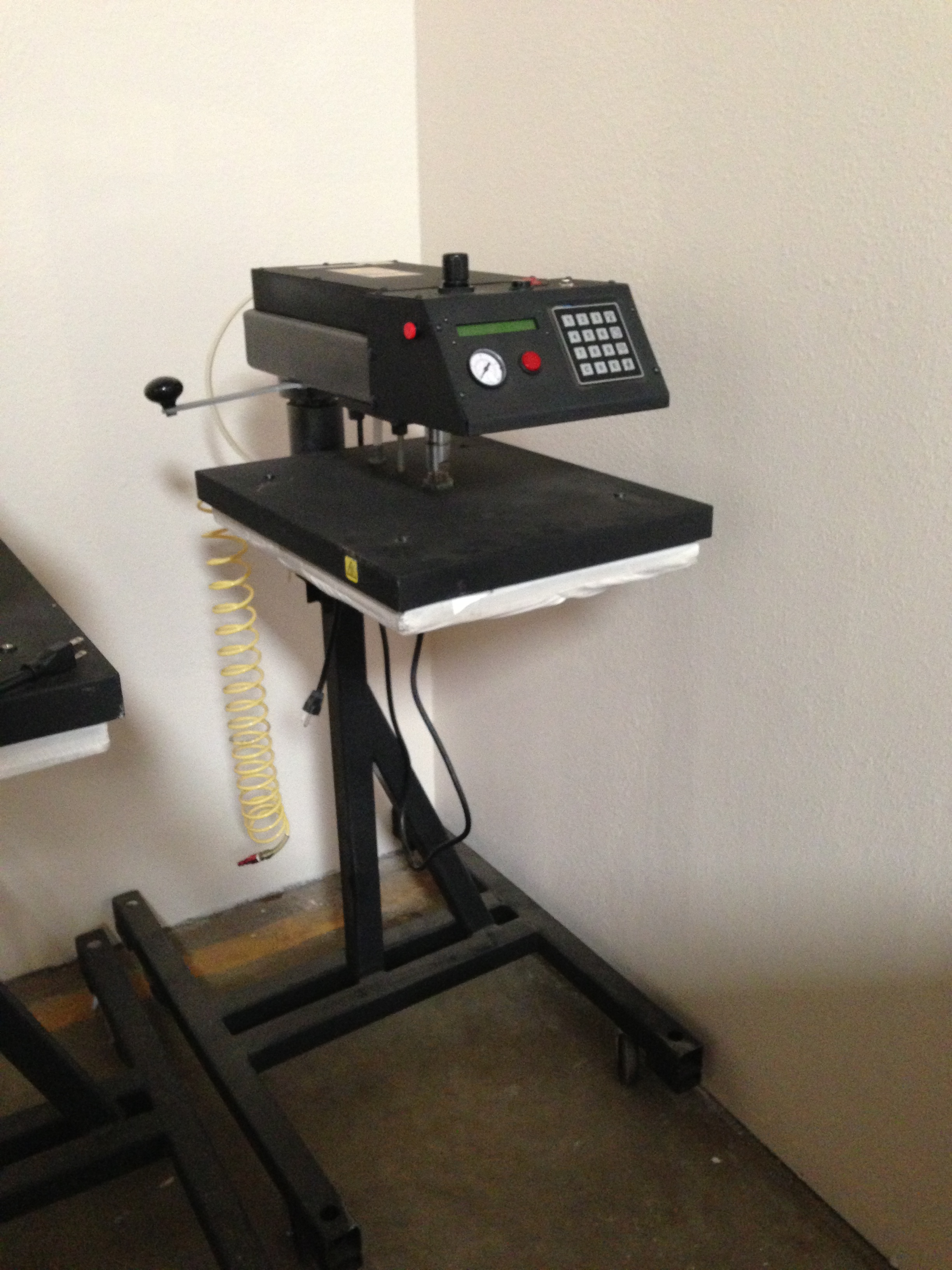 Hotronix Air Heat Press 16"x20" w/Pedestal - Commercial-img_0293.jpg