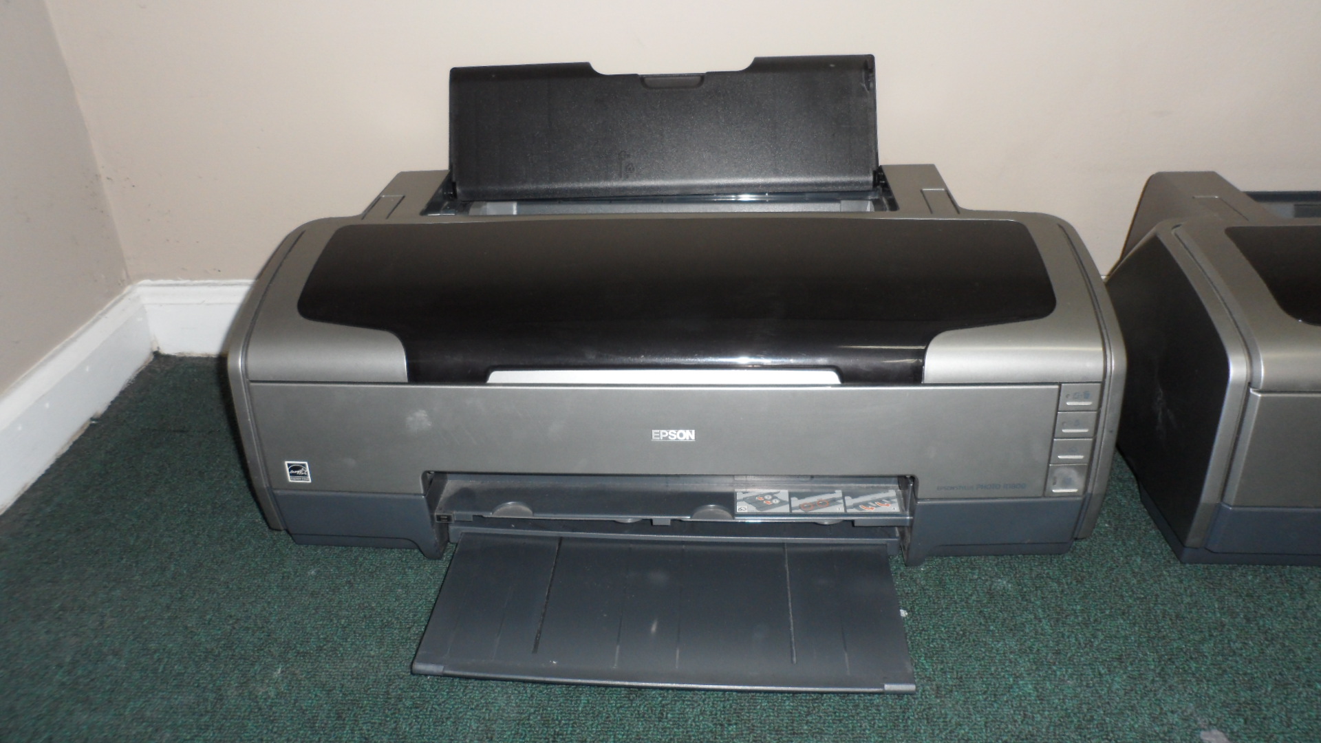 2  Epson Stylus Photo R1800 Printers with Fastrip 8.5 Software-printer1.jpg