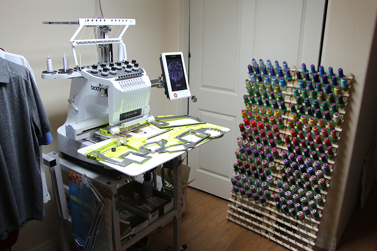 Brother PR1000e Embroidery machine, accessories & thread