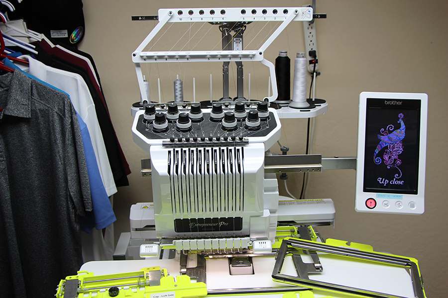 Brother PR1000e Embroidery machine, accessories & thread