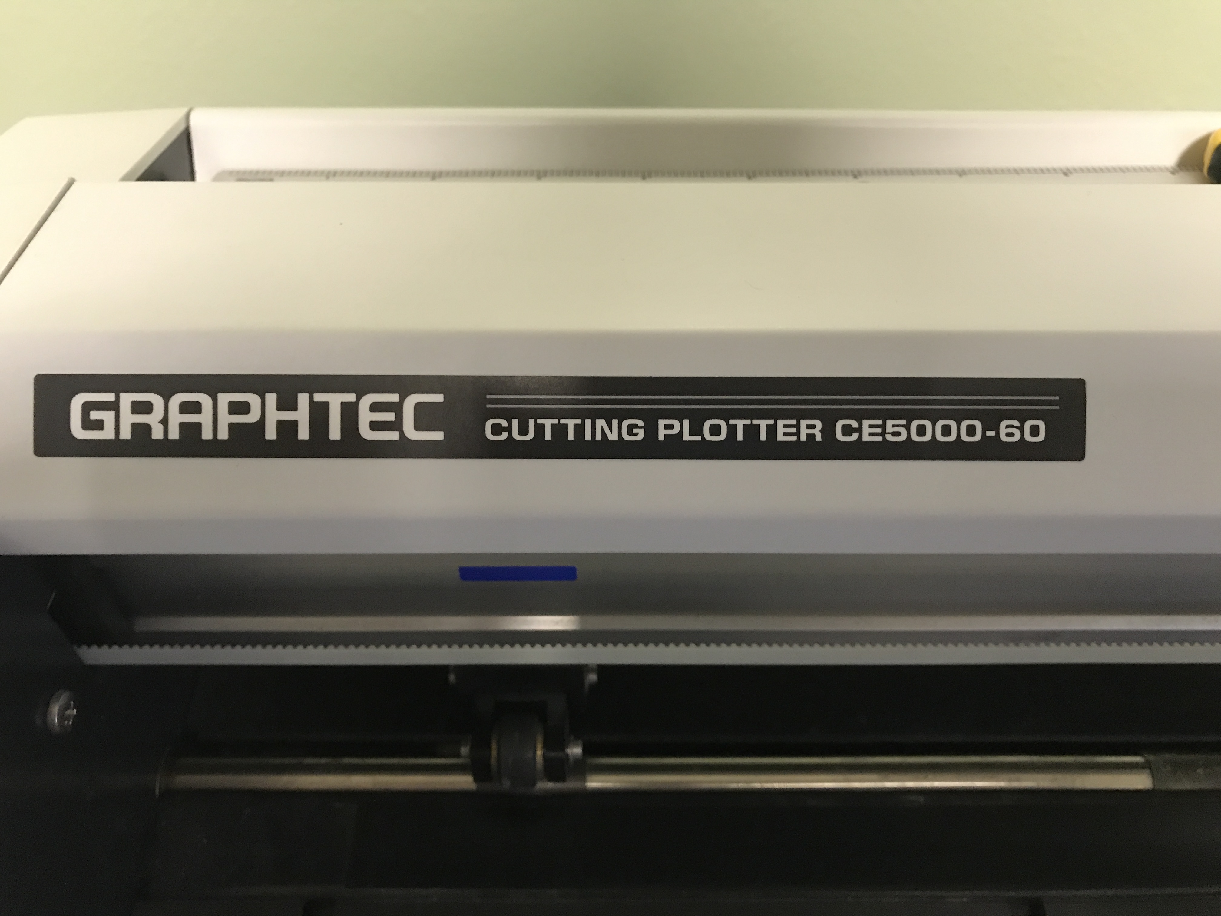 Graphtec Cutting Plotter CE5000-60 24" Plotter-img_0509.jpg