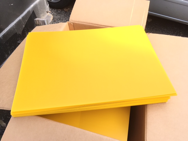 NEW Corrugated plastic sign blanks 18" x 24" with stakes - 0 (Evansville)-img_5475.jpg