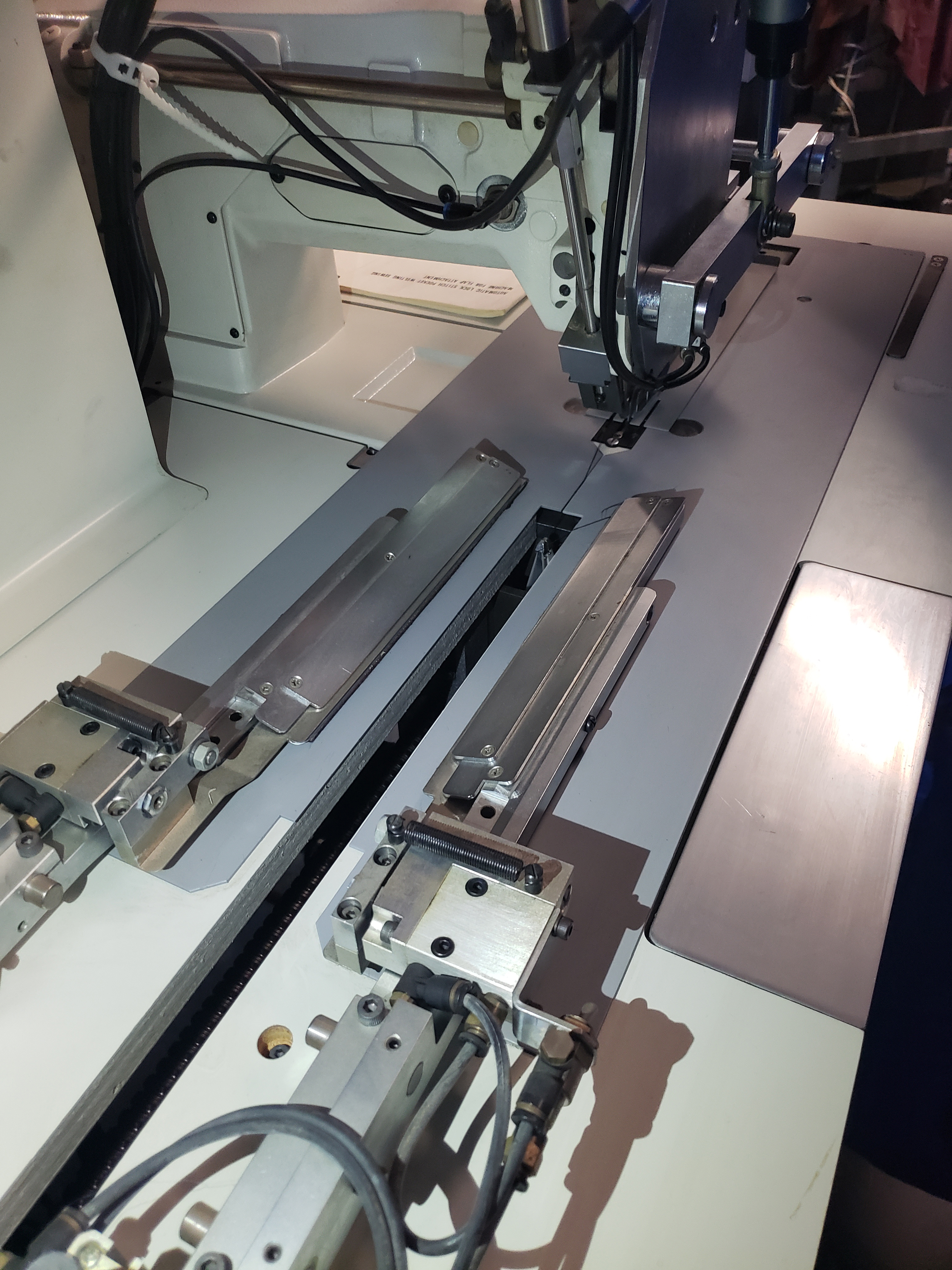 ... Brother BAS-610 Pocket Welting Sewing Machine-20190110_142802.jpg ...