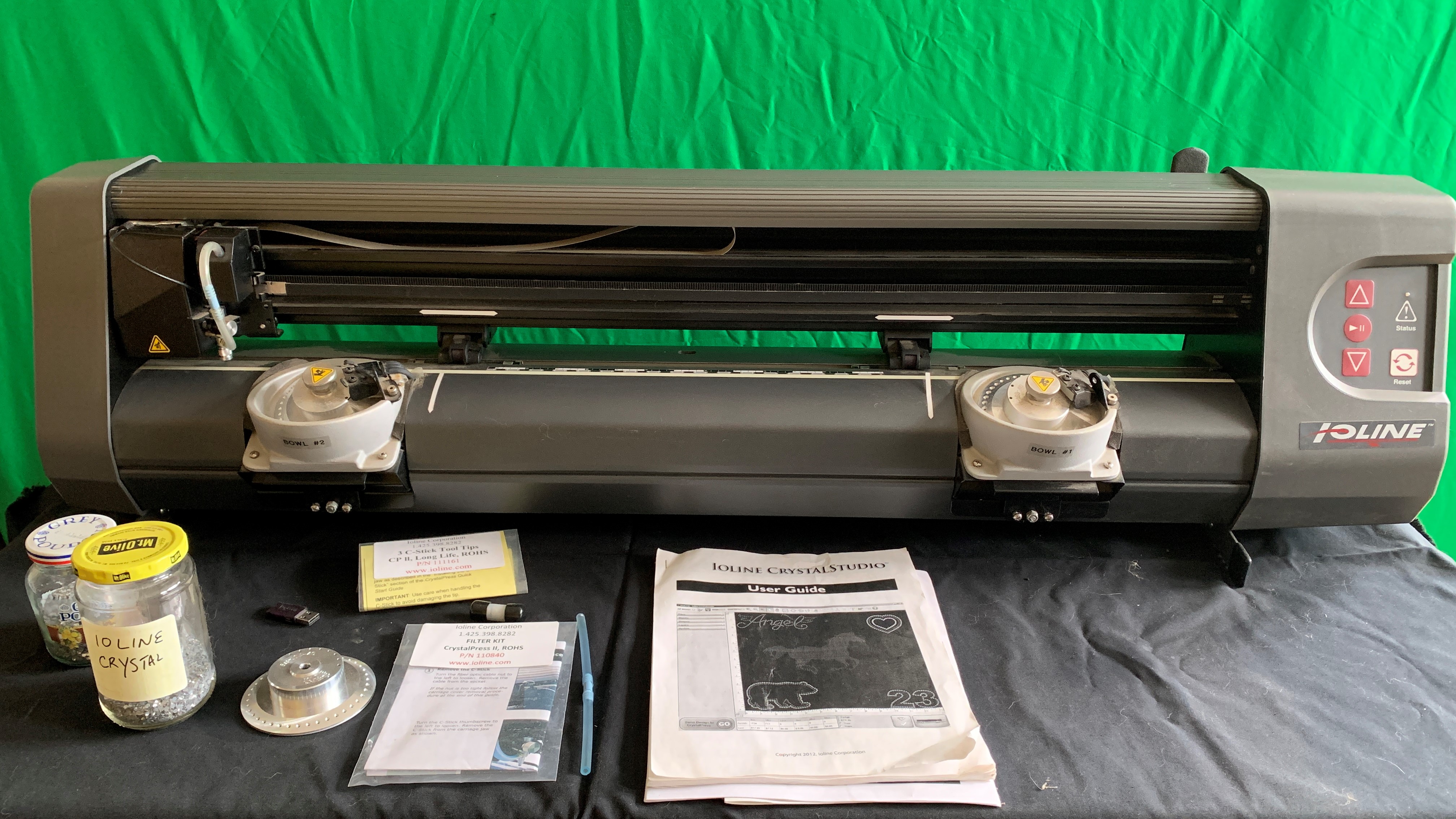 -ioline-crystal-press-photo.jpg