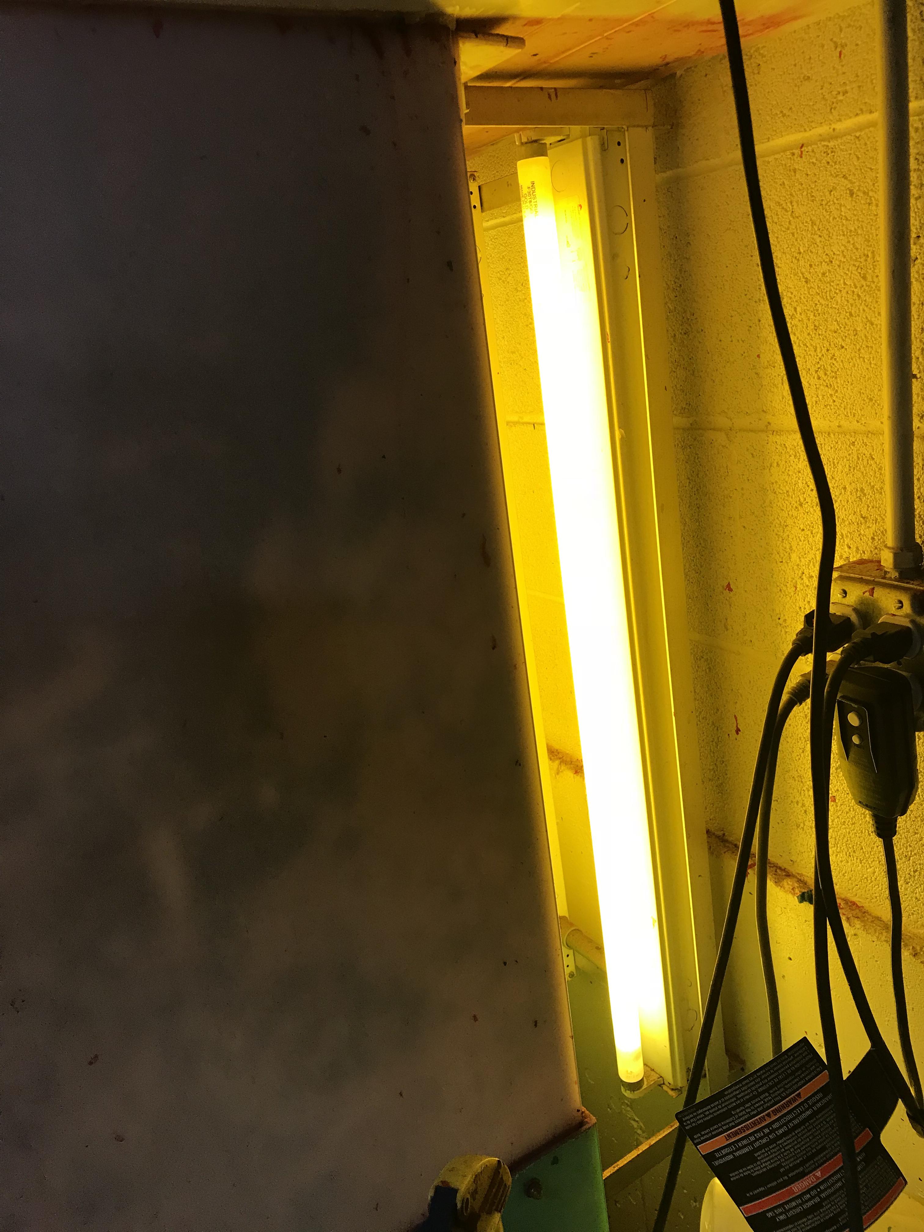 Ryonet Washout Booth with Back Light-d0cfe516-dfed-4419-999d-3b32f12239bb.jpeg