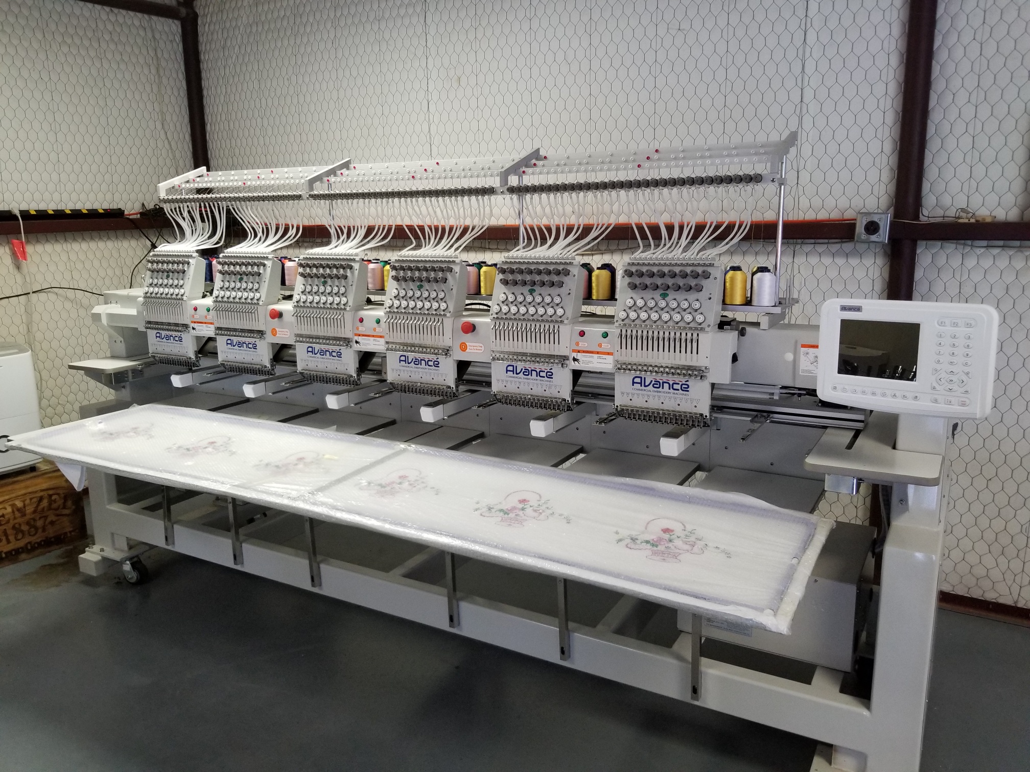 2017 New Avance 1506 6Head Embroidery Machine