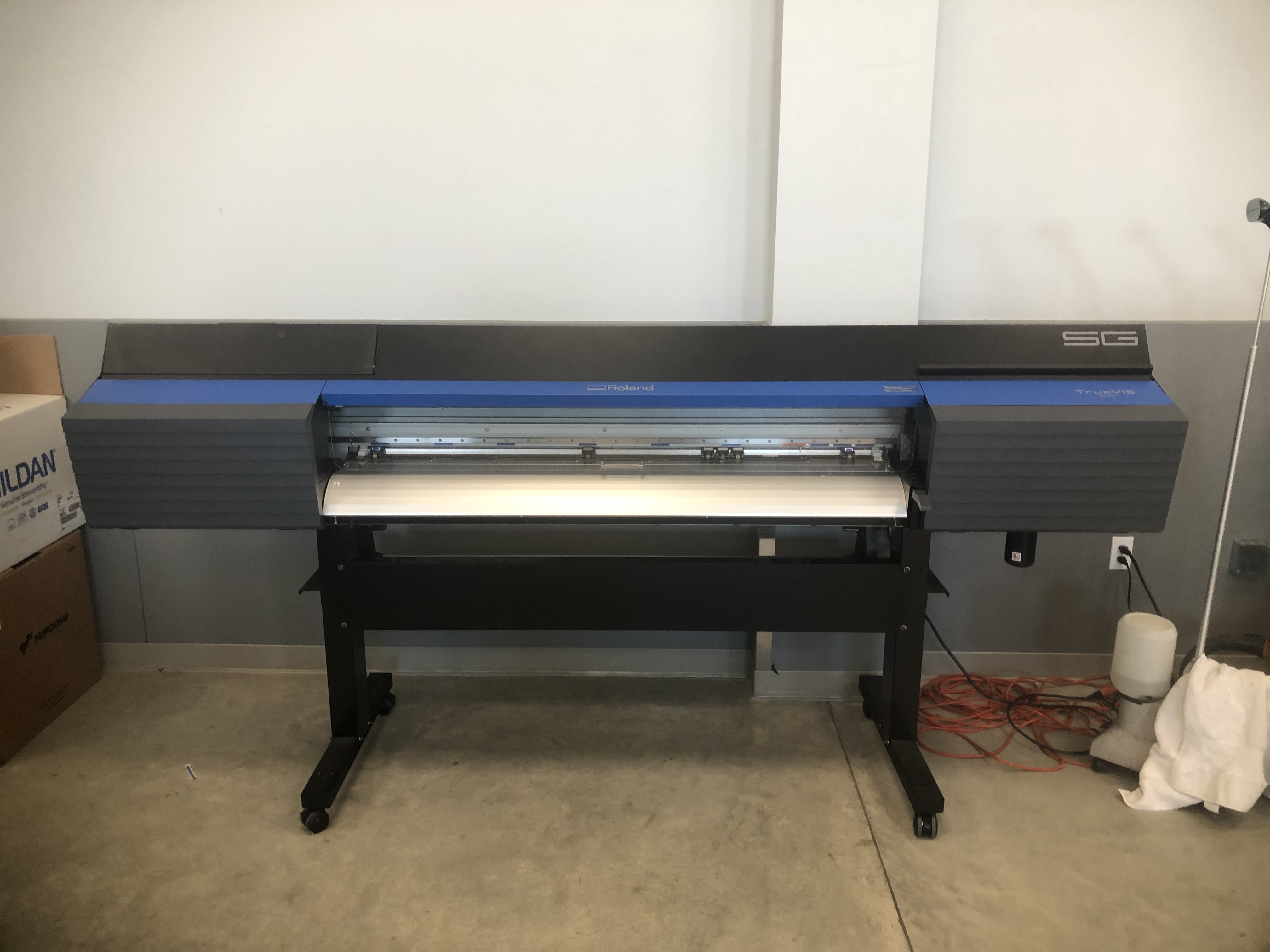 Roland SG 54'' Printer cutter-img_4319.jpg