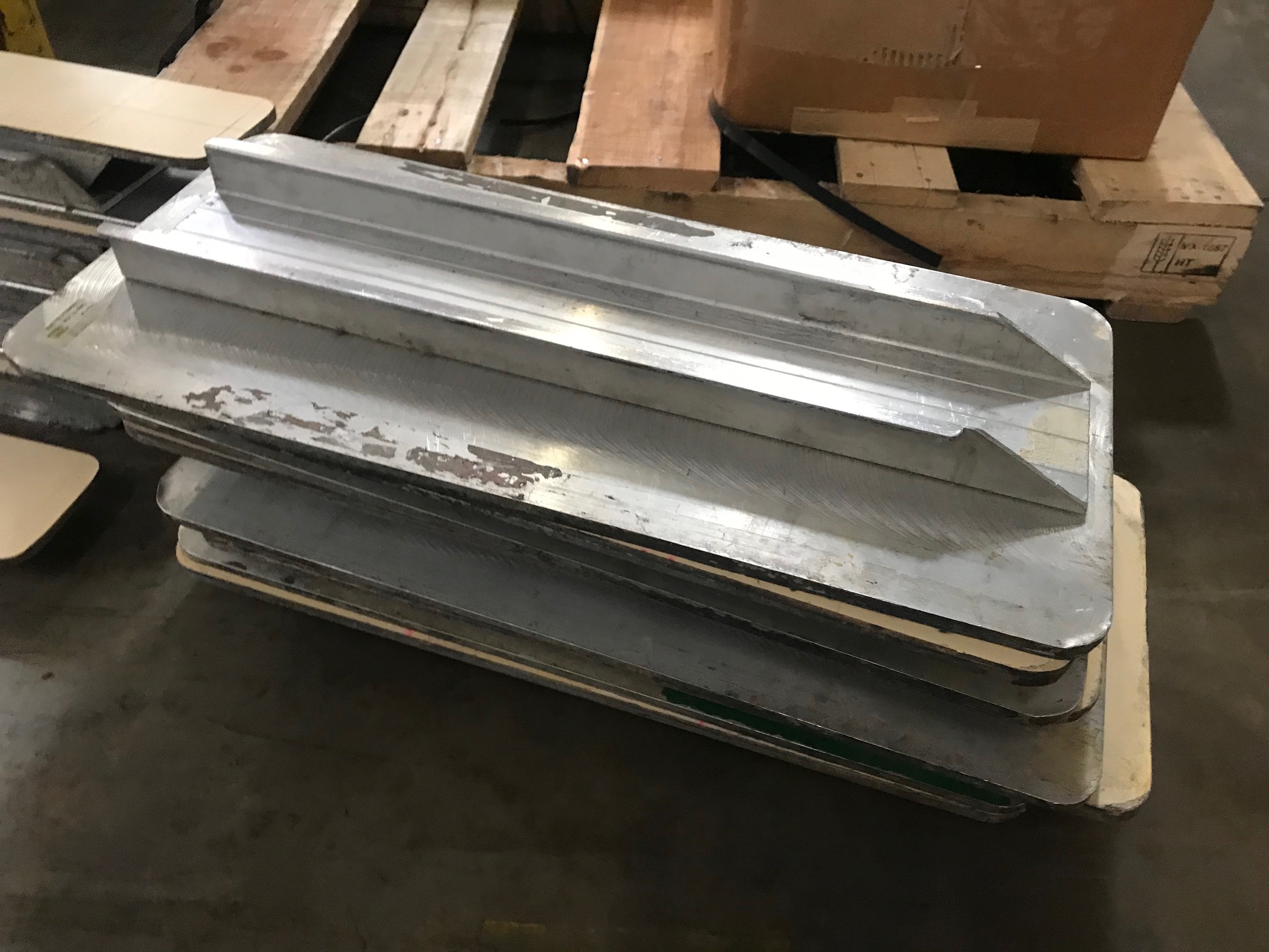 used m&r pallets