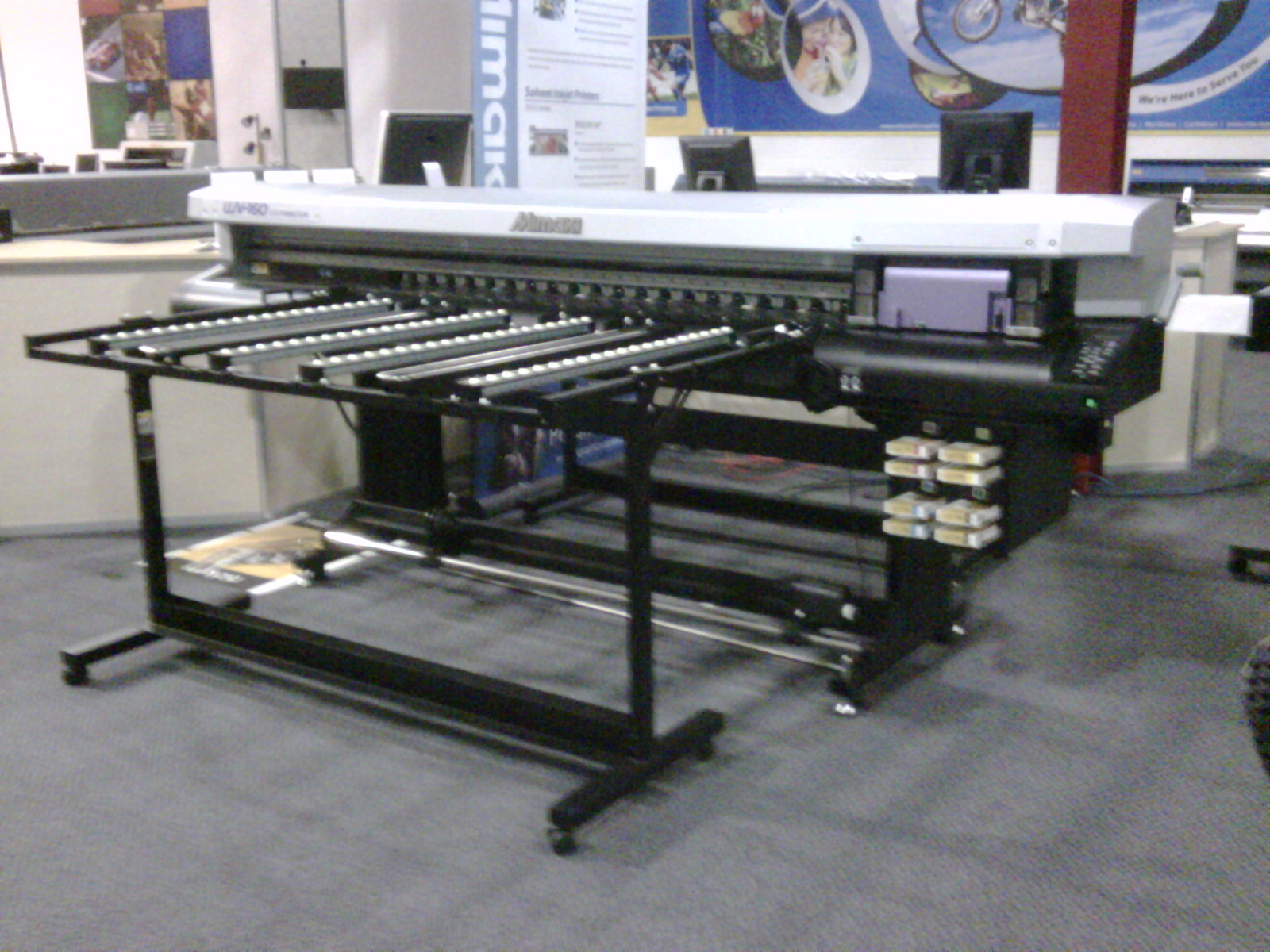 Demo Mimaki UJV-160, 64" Hybrid flatbed with Green UV_LED-img00381-20100723-1554.jpg