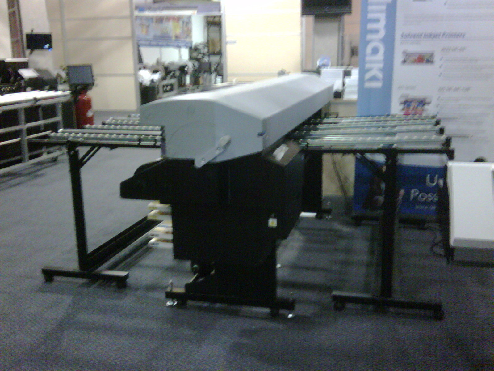 Demo Mimaki UJV-160, 64" Hybrid flatbed with Green UV_LED-img00384-20100723-1554.jpg