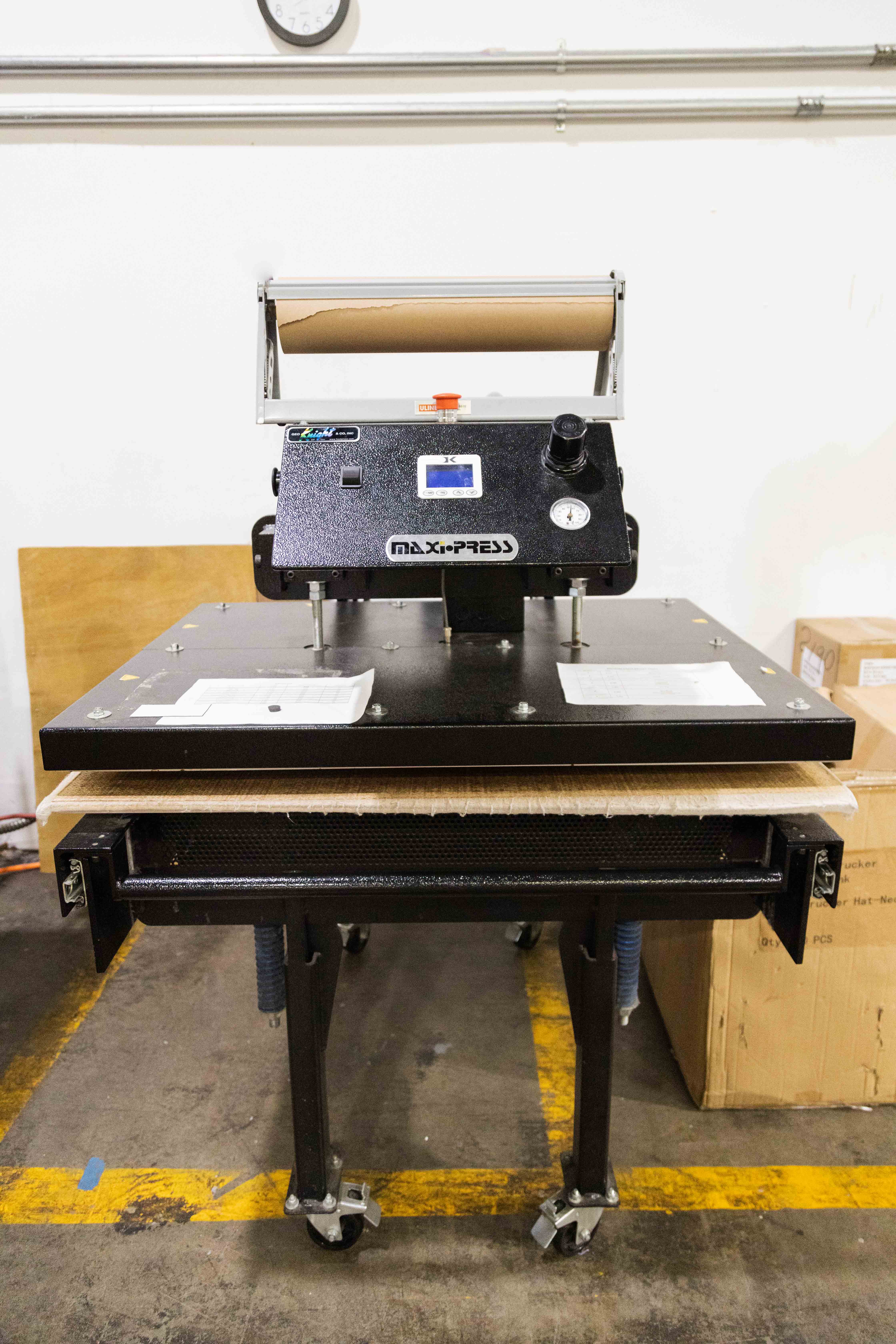 Geo Knight 32" x 42" Large Format MaxiPress Air